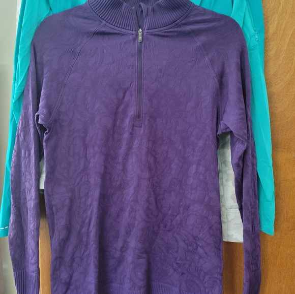 **sold**  Lululemon 3/4 zip pullover. - Picture 2 of 5
